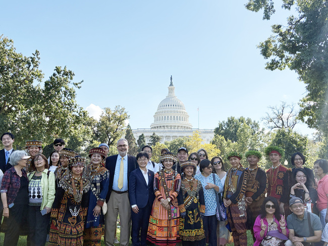 來義高中華府唱響排灣古謠 赴雙橡園國慶演出創首例 | 華視新聞