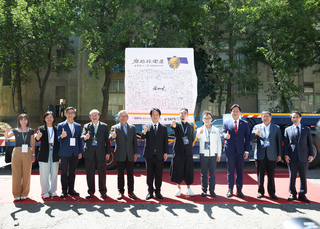 首自製衛星星系福衛八號起運　總統：展現競逐太空決心