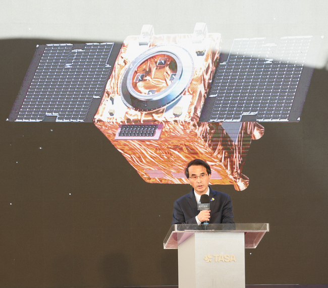 福衛八號首顆衛星「齊柏林」 關鍵元件自製率達84% | 華視新聞