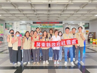 屏東縣府支援花蓮　26社工到大進國小服務災民