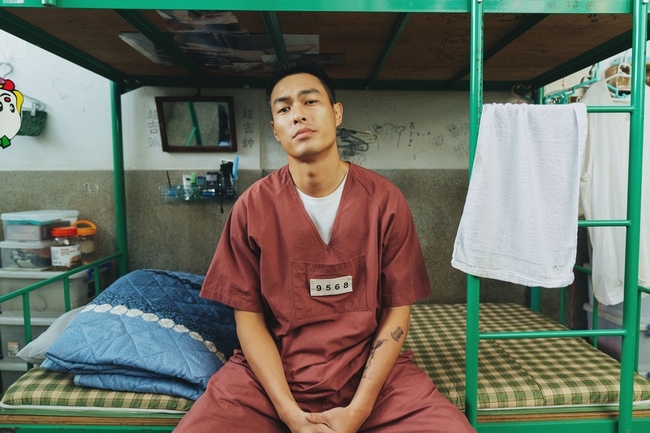 劉以豪張軒睿變身監所男團  拍MV大秀舞技 | 華視新聞