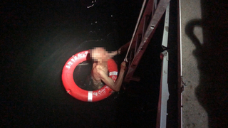 失業男3度跳基隆港潛水 消防無奈：浪費救援資源