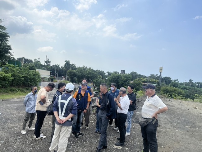 高市大坪頂保護區暫置廢料　市府將開罰並限期改善 | 華視新聞