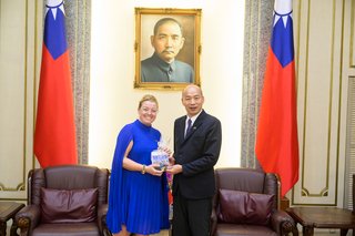 接見台瑞典國會議員協會　韓國瑜盼雙方持續深化交流