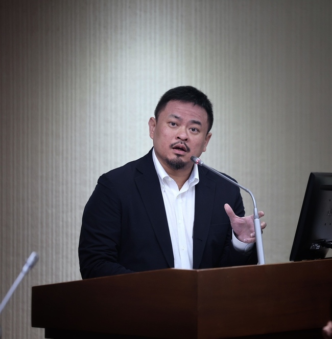 巨大遭指涉強迫勞動　洪申翰：與經濟部通案檢視 | 華視新聞