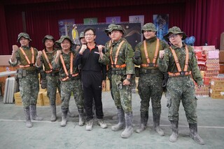 花蓮光復商工校長淚謝國軍及鏟子超人  災損估2億