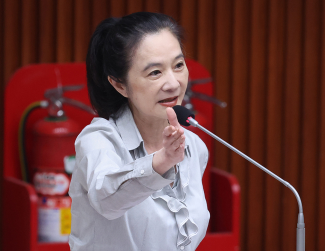 應曉薇質詢蔣萬安　稱別邀參加市長便當會 | 華視新聞