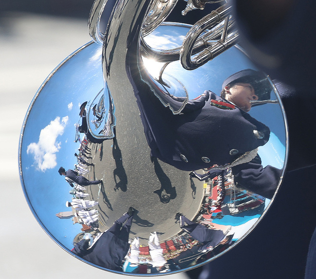 陸軍軍樂隊首位女隊長　許婕庭成國慶大會「嬌點」 | 華視新聞