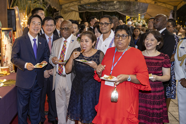 國慶酒會  賴總統邀外賓共享台灣美食音樂軟實力 | 華視新聞