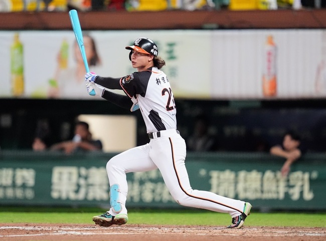 挑戰賽史上最年輕MVP  林佳緯感謝「鏟子超人」 | 華視新聞