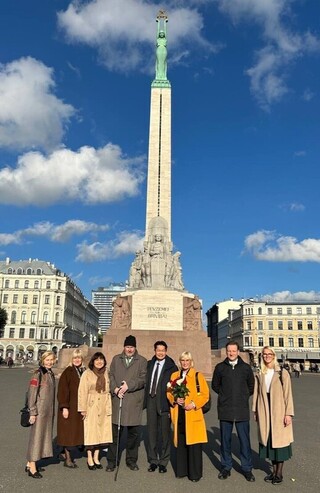 駐拉脫維亞代表李憲章卸任　拉國友台議員設宴歡送