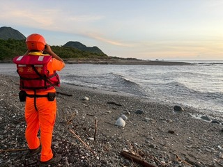 深夜秀姑巒溪出海口乘竹筏　16歲女學生落水失蹤