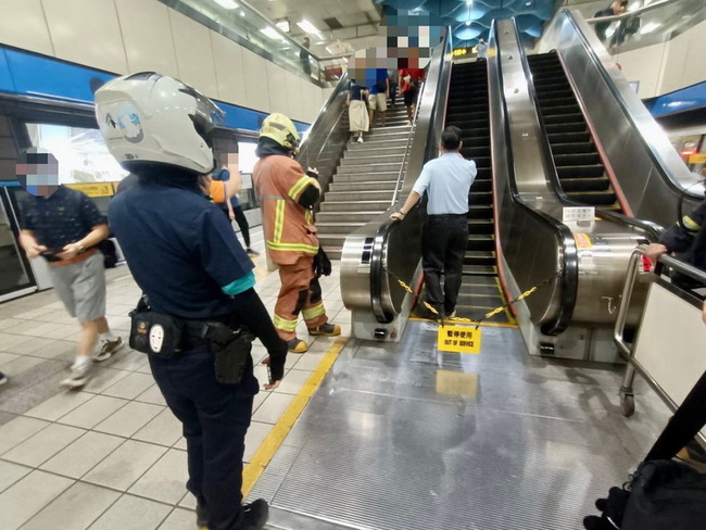 新埔站電扶梯卡鞋致1女送醫　北捷籲勿靠近縫隙 | 華視新聞