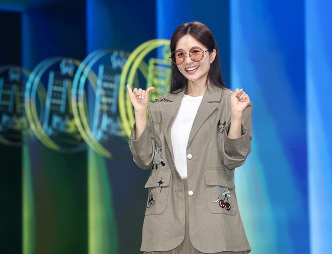 廣播金鐘獎晚間登場　吳怡霈飆唱饒舌致敬廣播人 | 華視新聞