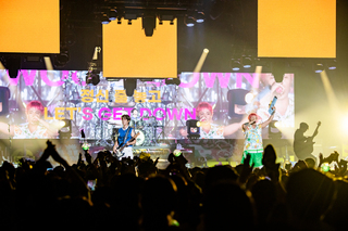 FTISLAND開唱氣氛熱烈　要粉絲嗨到衣服濕