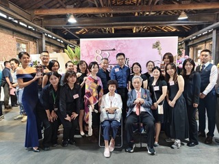 黃光男沙龍展義賣  估捐近50萬元回饋社會