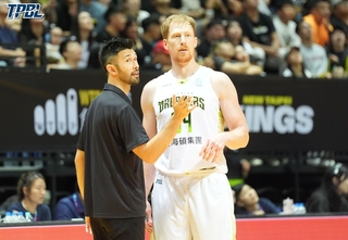TPBL夢想家新賽季首戰慘敗　簡浩自評執教處女秀0分