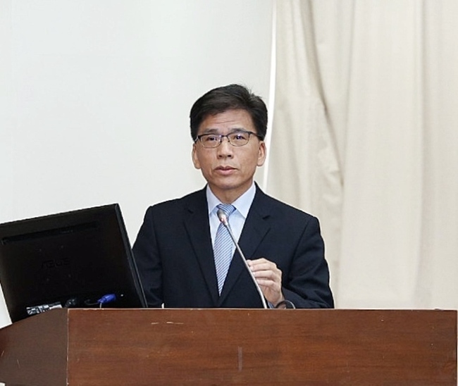 台股開盤大跌走勢收斂　彭金隆：基本面支撐最重要 | 華視新聞