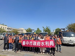 台中下水道超人馳援花蓮　10機具加速清淤排水系統