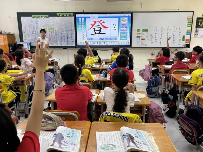 胡志明台校學習環境多元開放  延續台灣認同與文化 | 華視新聞