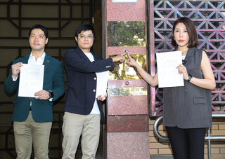 民團告發王鴻薇及助理向藥商索賄　王批影射抹黑