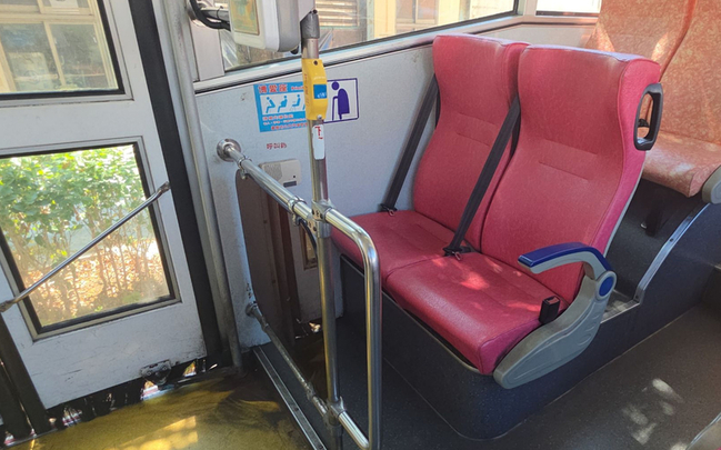 基隆公車乘客鞋打腳踹互毆　警查出1人為通緝犯 | 華視新聞