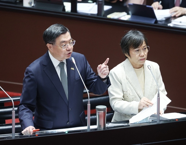 蘇巧慧建議都更產業法制化　卓榮泰支持 | 華視新聞