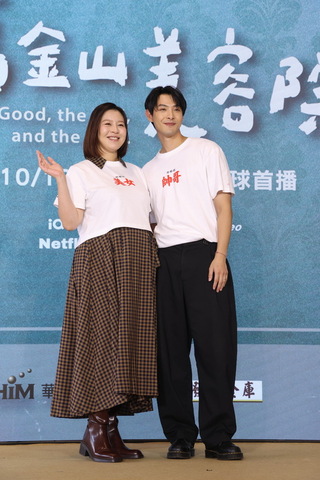 劉品言挺孕肚宣傳新戲　虧連晨翔「親密戲要我教」