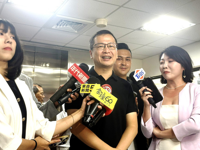 黨主席選舉投票　羅智強盼國民黨翻新再造 | 華視新聞