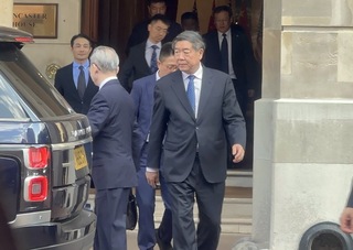 何立峰與貝森特通話  同意盡快舉行中美經貿磋商