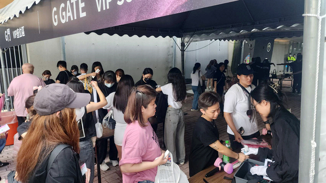 BLACKPINK高雄開唱　進場延後近1小時粉絲不滿 | 華視新聞