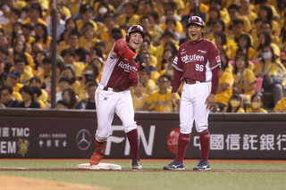 中職總冠軍賽首戰4萬人滿場　桃猿勝兄弟搶指標首勝