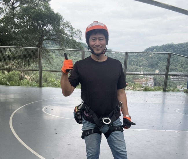 從工程師轉行教職　黃乃文考證照推戶外教學 | 華視新聞