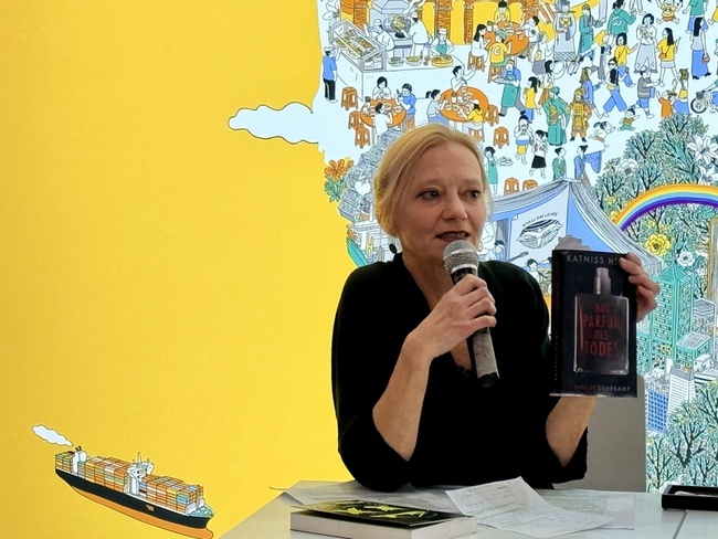 台作家法蘭克福書展簽售　德譯本牽起台德情感連結 | 華視新聞