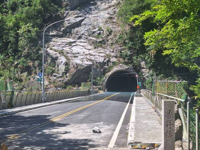 燕子口堰塞湖穩定溢流  不像馬太鞍溪夾帶大量土石 | 華視新聞
