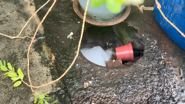 宜蘭阿里史溪漂泡沫 洗衣業違法排放環保局開罰 | 華視新聞