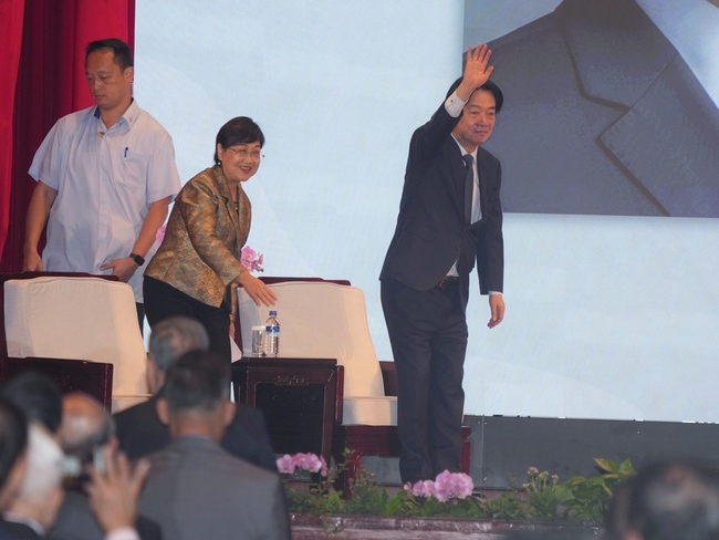 賴總統：接受九二共識一中原則　不可能得到和平 | 華視新聞