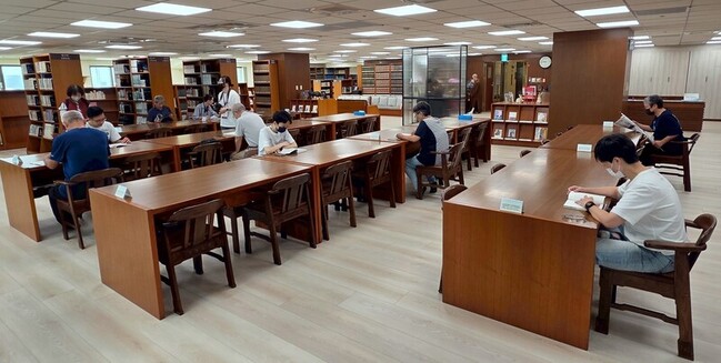 埔里添閱讀場域　普天圖書館相隔10年重飄書香 | 華視新聞