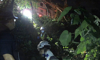 台中豐原騎士閃流浪貓  墜6公尺深山谷僅腿扭傷