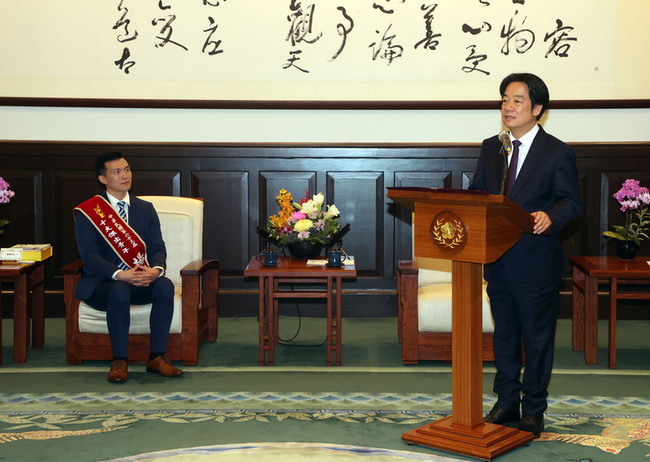 接見十大傑出青年　賴總統：政府持續投資未來世代 | 華視新聞