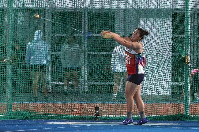 余雅倩全運會首擲就扭傷  奮力穩守鏈球3連霸 | 華視新聞