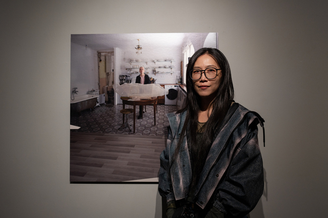 攝影家何孟娟烏克蘭辦展  聚焦戰火下藝術家韌性 | 華視新聞