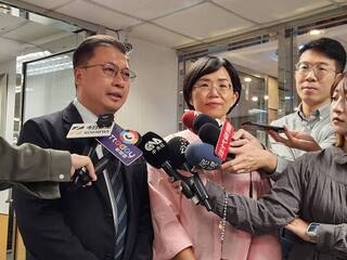 蘇巧慧赴民進黨中央遞交意願表　爭取出戰新北市長