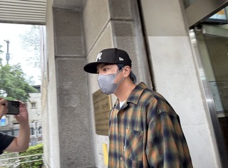 坤達涉閃兵50萬元交保　致歉「讓很多人失望」