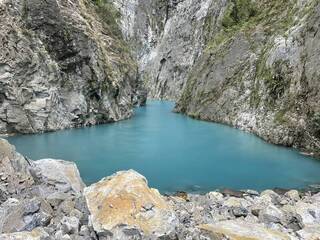 燕子口堰塞湖減災工程發包 23日進場分階段降挖壩體