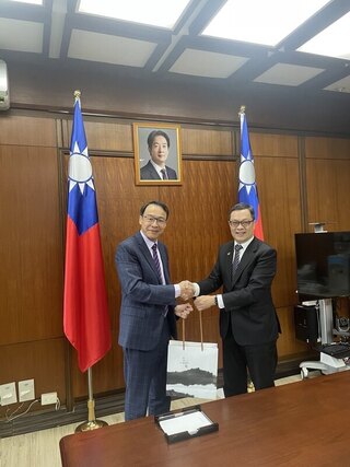 陳明祺接見世總新任總會長　盼台商協助推動外交