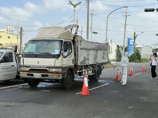 防堵非洲豬瘟　化製車進入雲林全面消毒