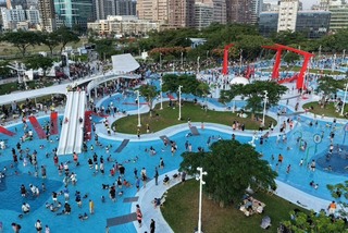 高雄星光水岸公園  陳其邁揭幕邀請民眾共歡