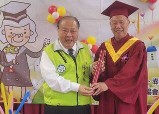 澎湖長青學苑結業　盼長者健康快樂學習