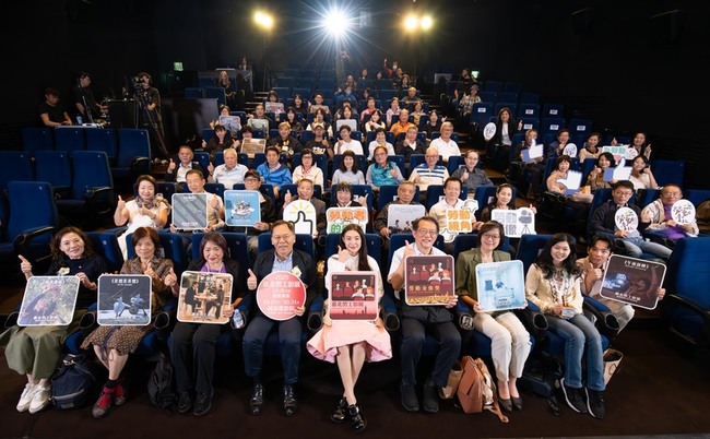 陳慕義新作詮釋單親計程車司機　摘勞動金像獎佳作 | 華視新聞